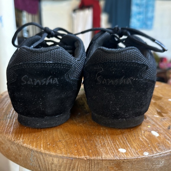 Lovely like new Sansha silhouette dance shoes in a 10M it’s more like a size 8. - Picture 4 of 7